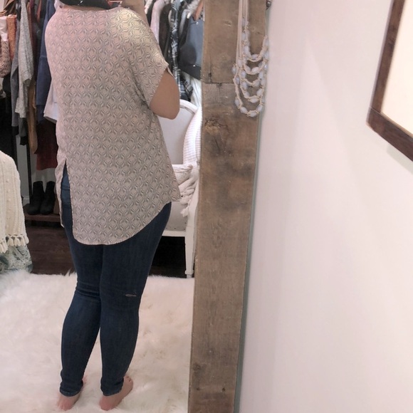 Torrid size 1X pink modern print top - Picture 3 of 6